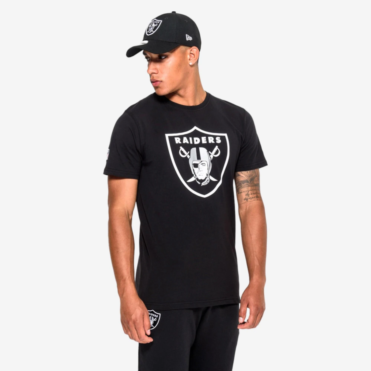 NEW ERA Men's/Women's Short-Sleeved Baseball T-Shirt - Las Vegas Raiders/Black 3 NEW ERA Men's/Women's Short-Sleeved Baseball T-Shirt - Las Vegas Raiders/Black